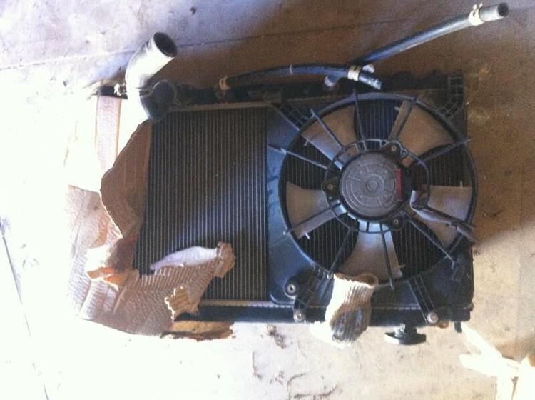 Радиатор основной Хонда Фит в Нижневартовске 1288