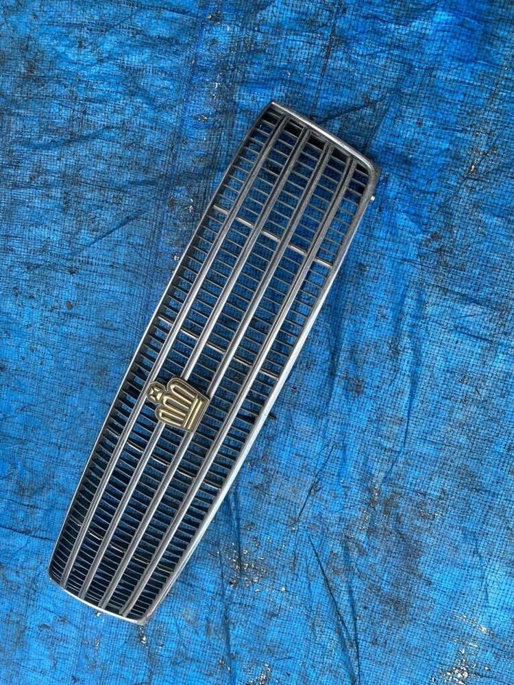 Решетка радиатора Тойота Краун в Нижневартовске 193895
