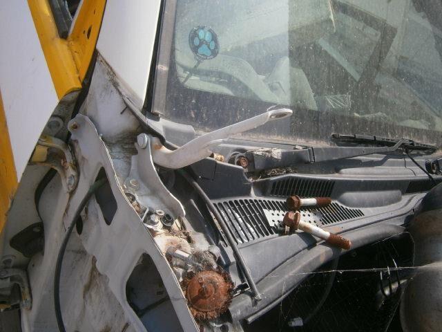 Решетка под лобовое стекло Тойота Хайлюкс Сурф в Нижневартовске 29486